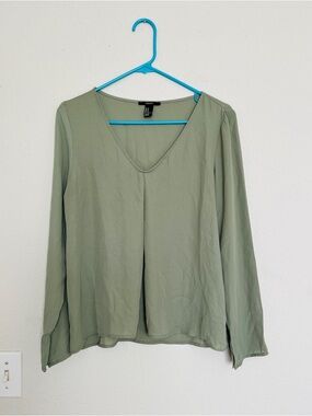 Forever 21 Sage Green V-Neck Long Sleeve Blouse